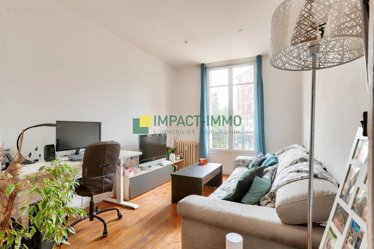 Appartement à LA GARENNE-COLOMBES