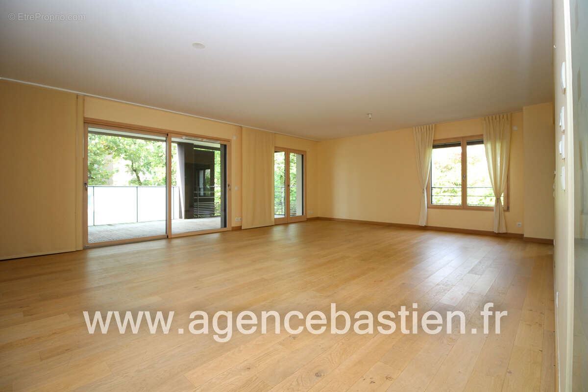 Appartement à DIVONNE-LES-BAINS