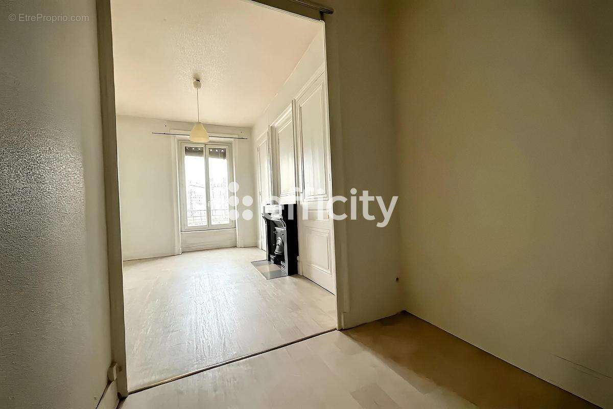 Appartement à LYON-7E