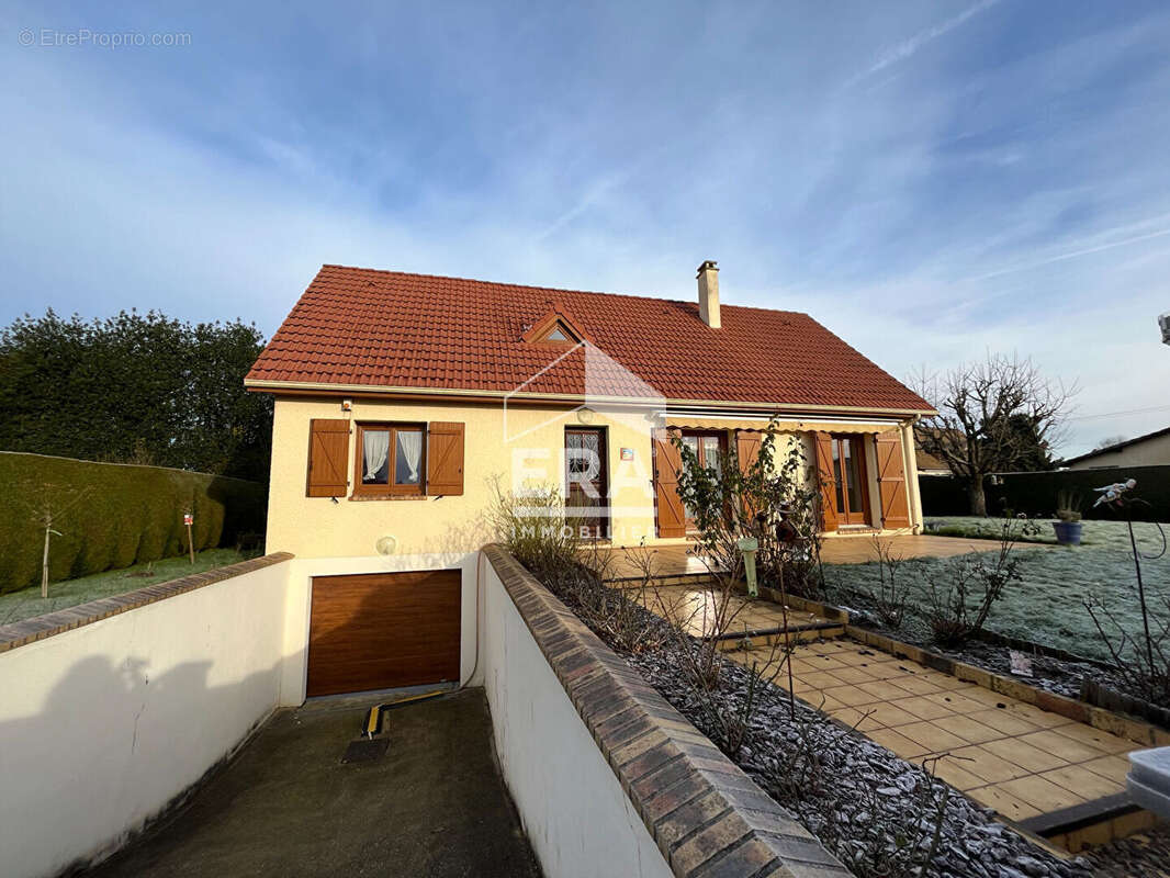 Maison à SAINT-JACQUES-SUR-DARNETAL