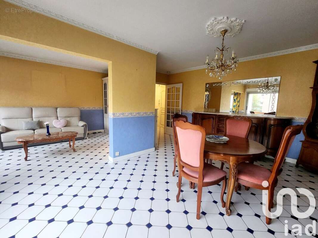 Photo 2 - Appartement à DEVILLE-LES-ROUEN