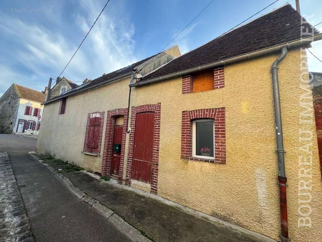 Appartement à BRIENON-SUR-ARMANCON