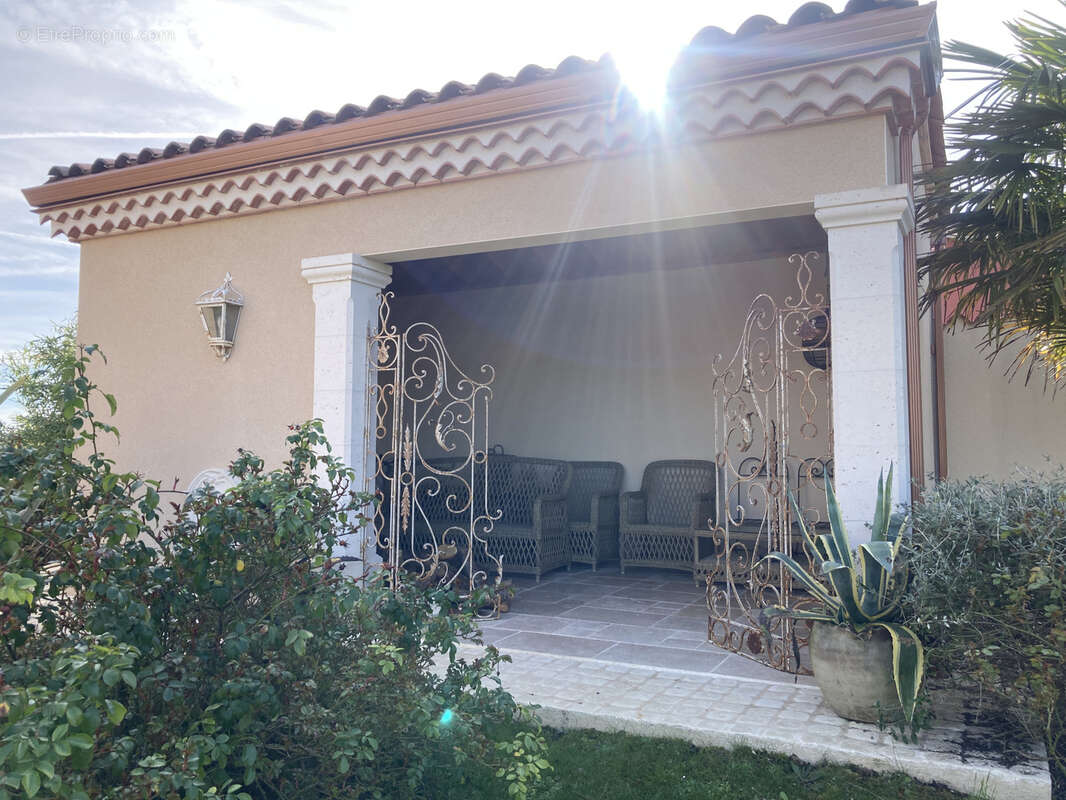 Maison à SAINT-YRIEIX-SUR-CHARENTE