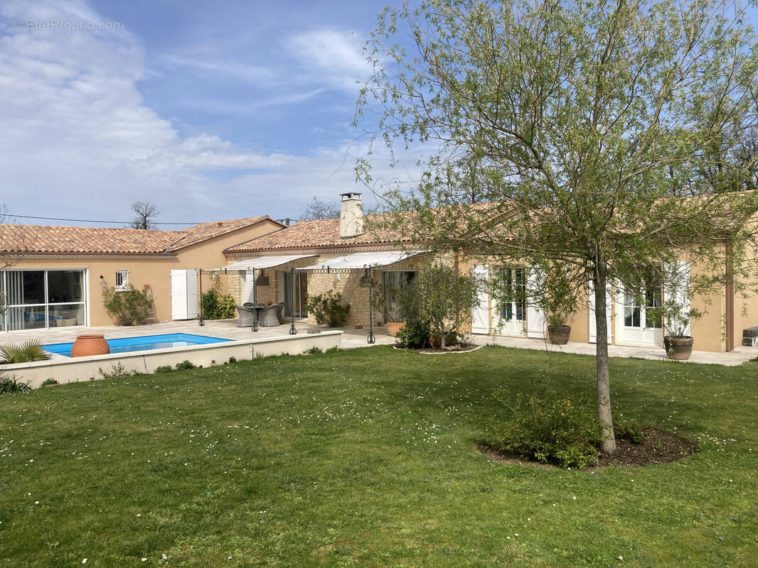 Maison à SAINT-YRIEIX-SUR-CHARENTE