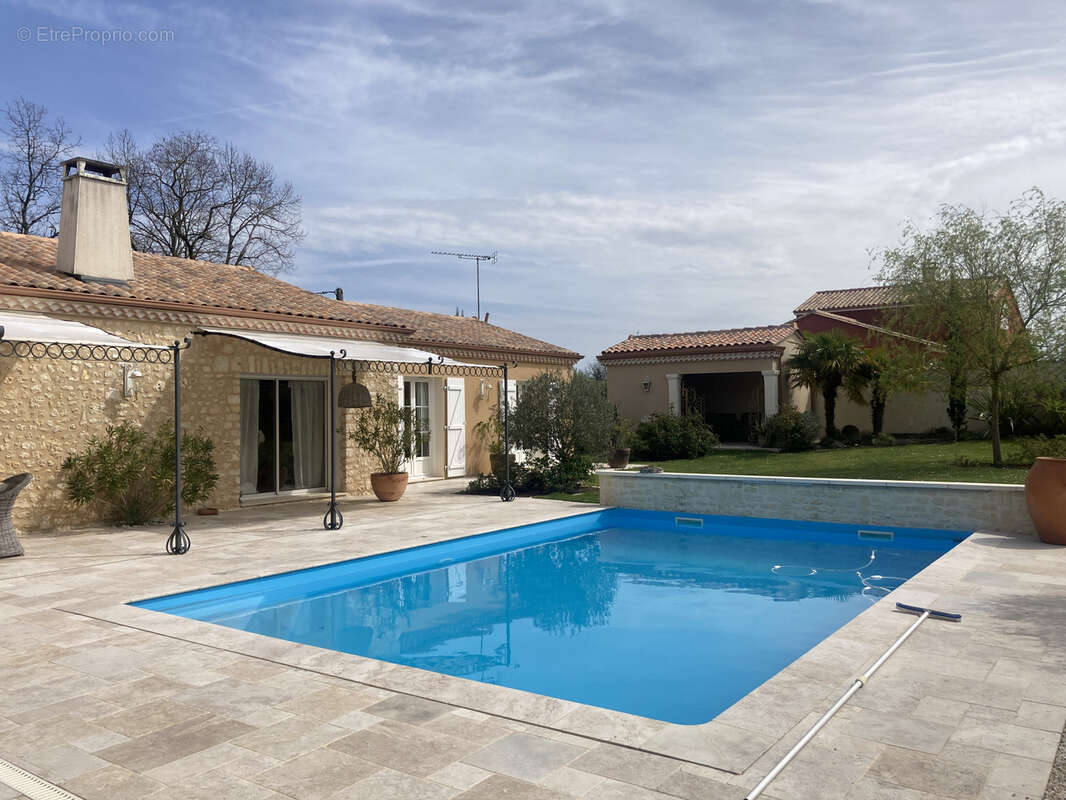 Maison à SAINT-YRIEIX-SUR-CHARENTE