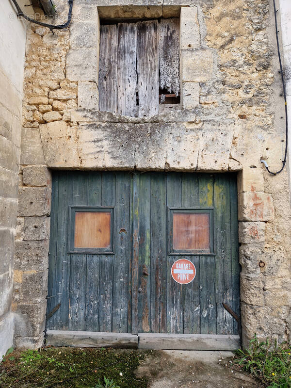 Autre à CHATEAUNEUF-SUR-CHARENTE