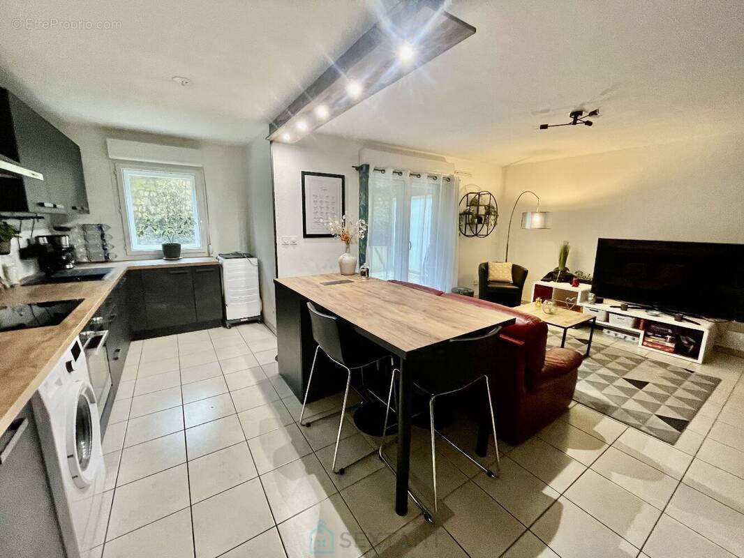 Appartement à DEVILLE-LES-ROUEN