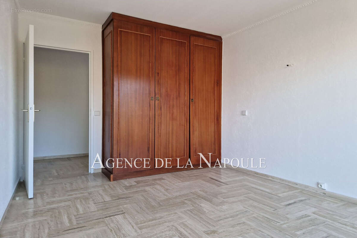 Appartement à MANDELIEU-LA-NAPOULE