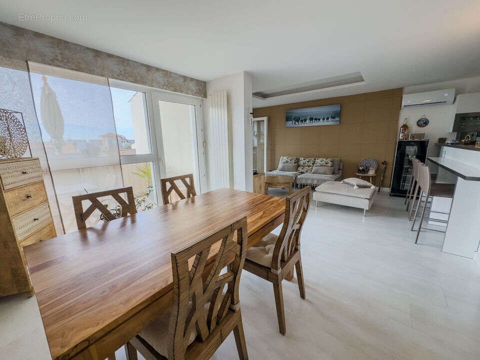 Appartement à MAUGUIO