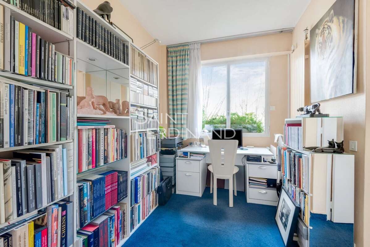 Appartement à NEUILLY-SUR-SEINE