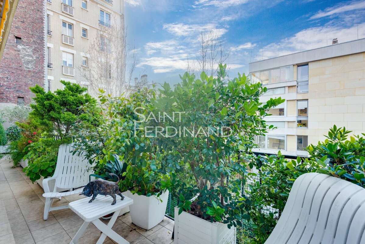 Appartement à NEUILLY-SUR-SEINE