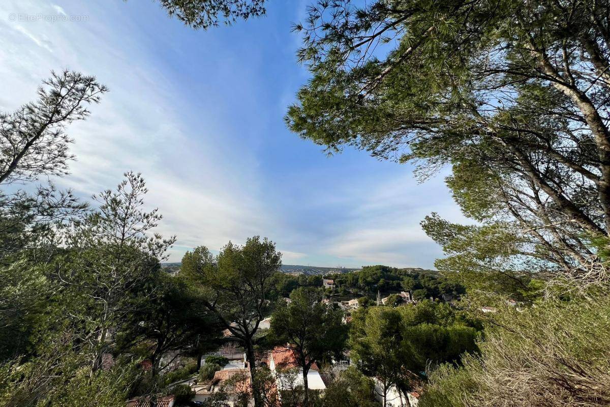 Terrain à ENSUES-LA-REDONNE