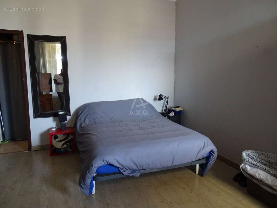 Appartement à MARSEILLE-4E