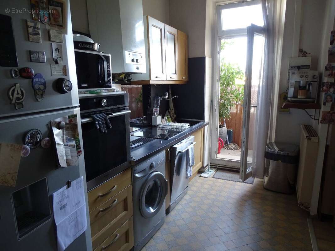 Appartement à MARSEILLE-4E