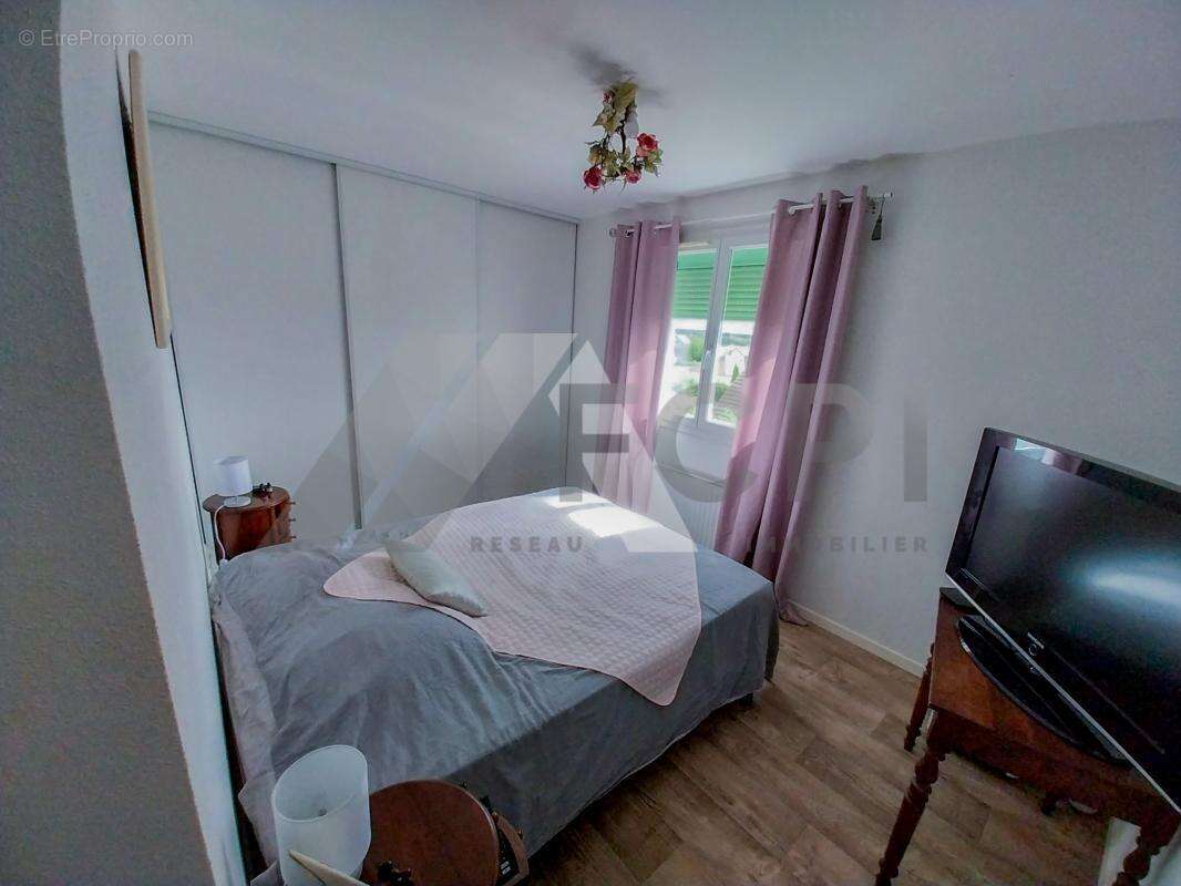 Appartement à YZEURE