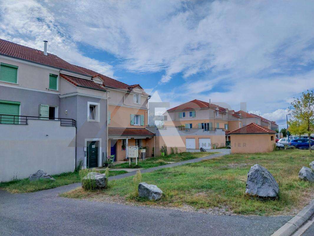 Appartement à YZEURE