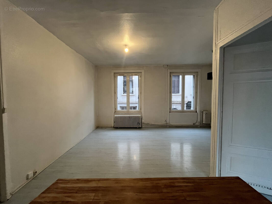 Appartement à SAINT-ETIENNE