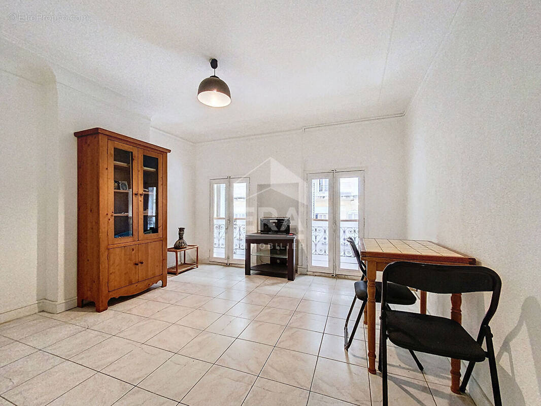 Appartement à MARSEILLE-2E