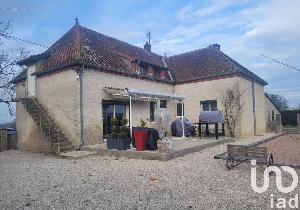 Photo 1 - Maison à TOULON-SUR-ARROUX