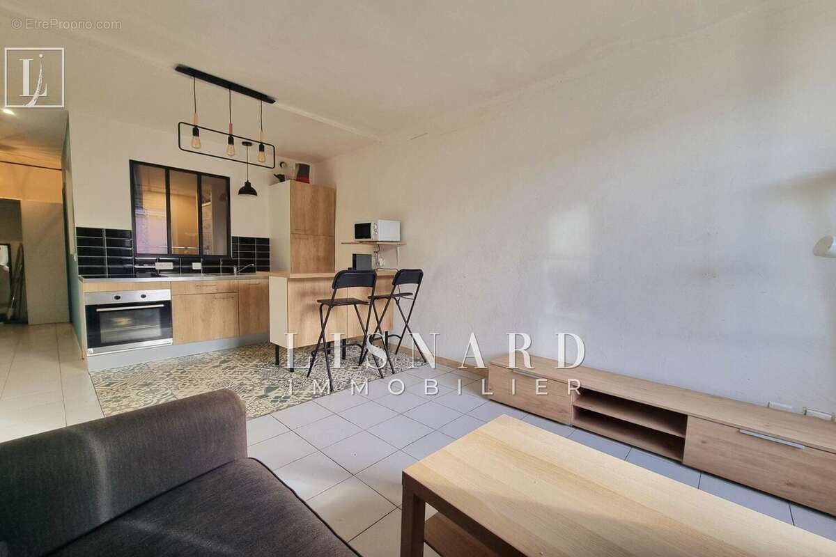 Appartement à VALLAURIS