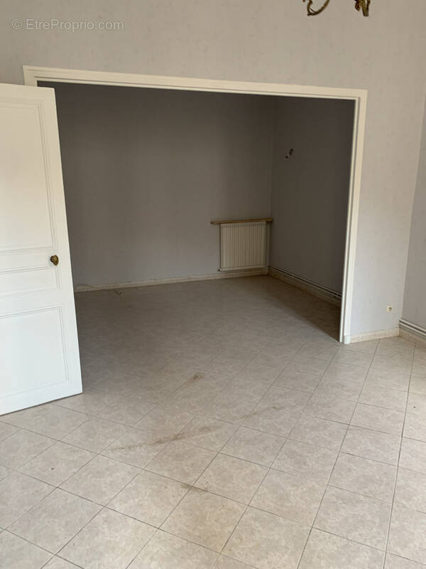 Appartement à MARSEILLE-5E