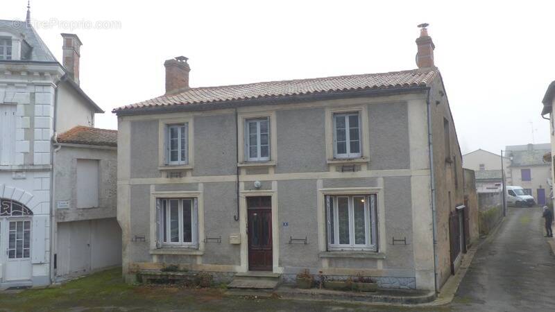 Maison à SAINT-LOUP-LAMAIRE