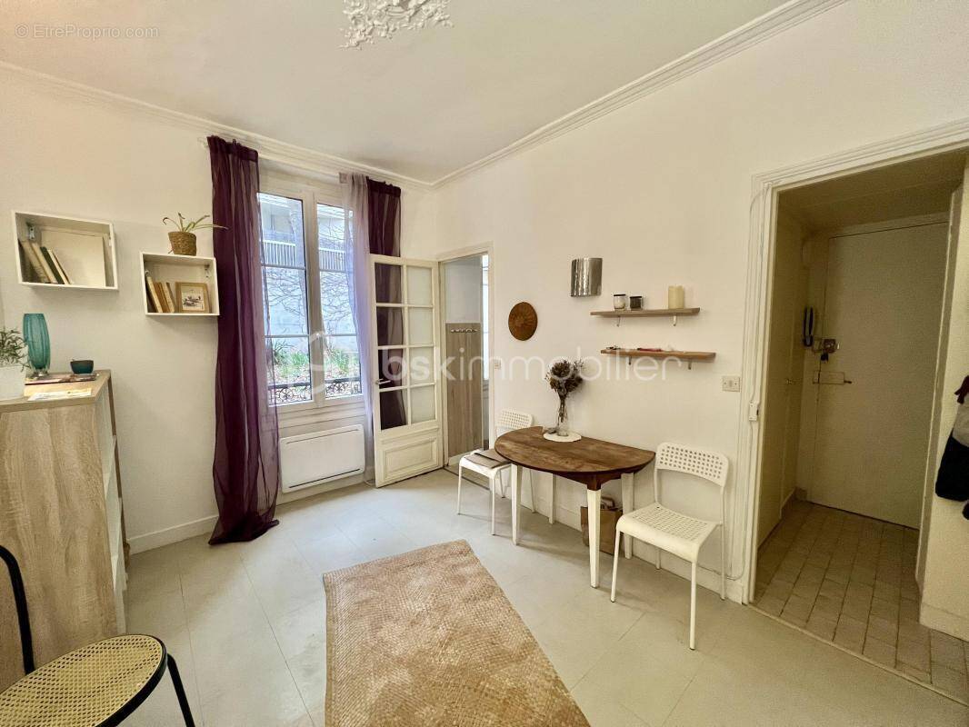 Appartement à PARIS-20E