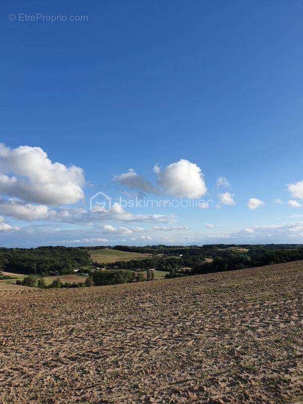 Terrain à SALVAGNAC