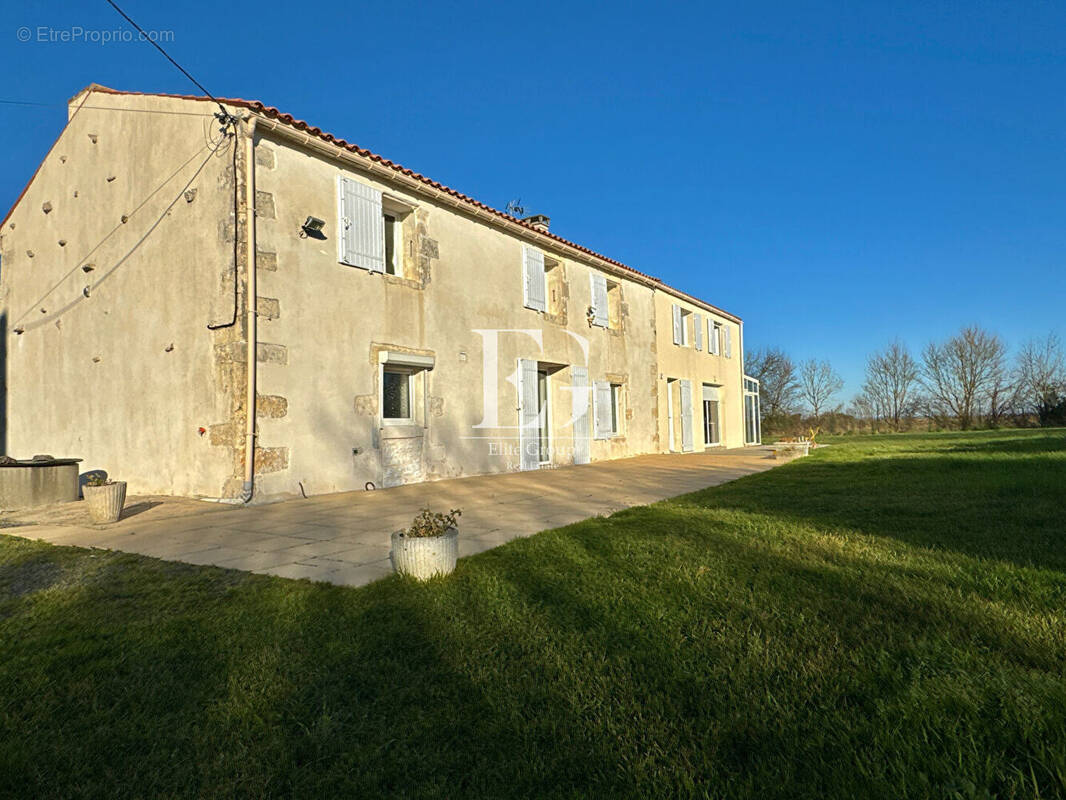 Maison à LOIRE-LES-MARAIS