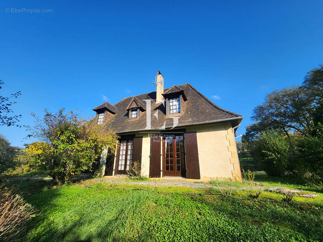 Maison à CENAC-ET-SAINT-JULIEN