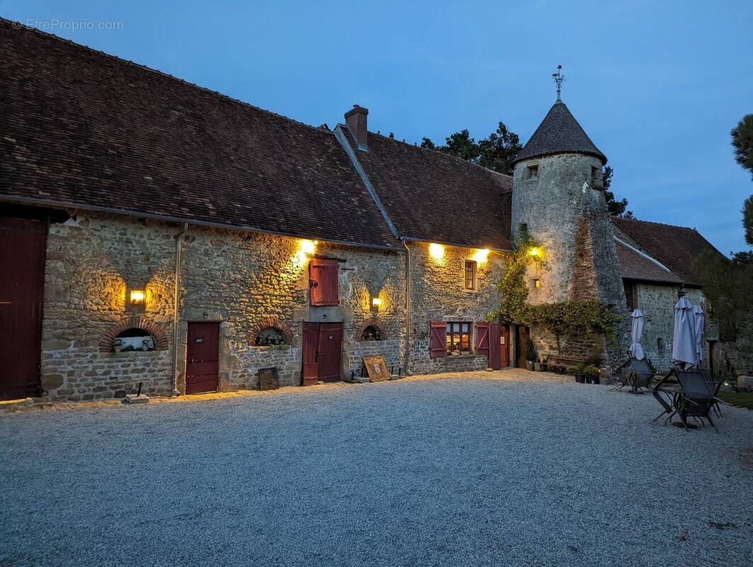 Maison à ARNAC-LA-POSTE