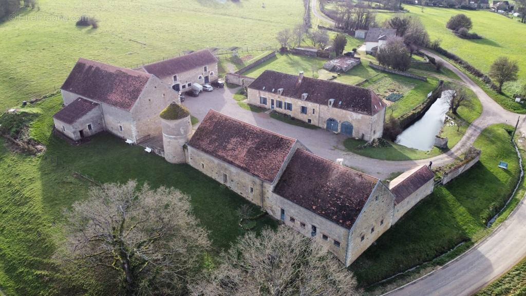 Maison à PRECY-SOUS-THIL