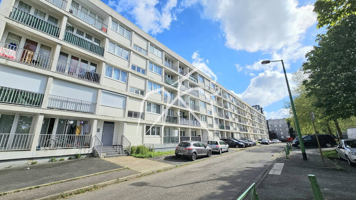 Appartement à SAINT-ETIENNE-DU-ROUVRAY