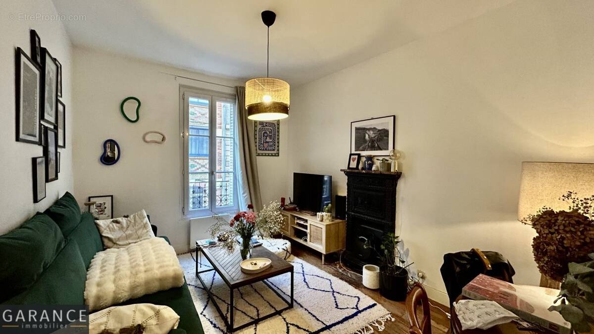 Appartement à PARIS-14E