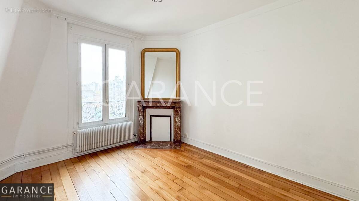 Appartement à PARIS-14E