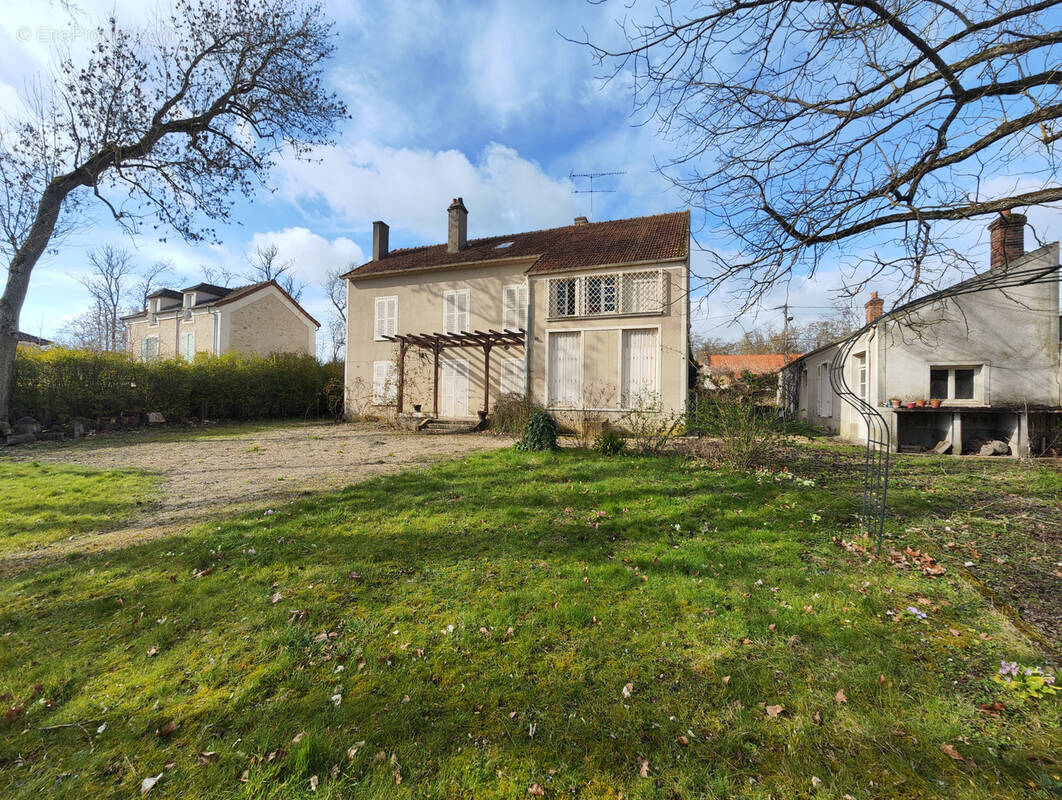 Maison à LE MEE-SUR-SEINE