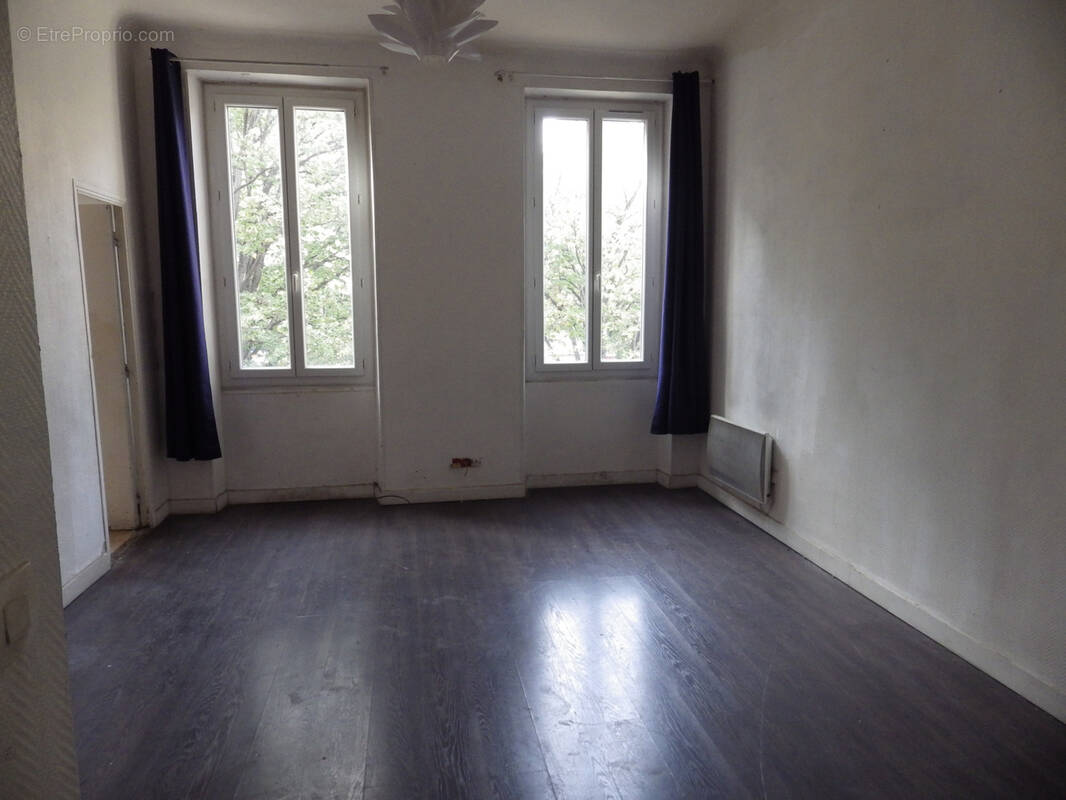 Appartement à MARSEILLE-6E