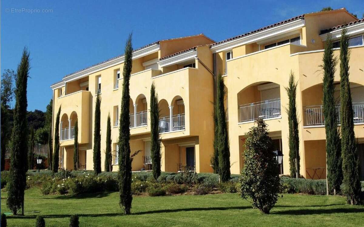 Appartement à GREOUX-LES-BAINS