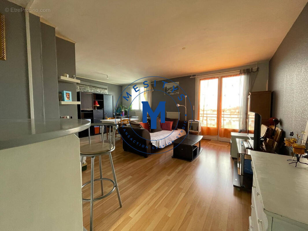 Appartement à SAINT-ETIENNE