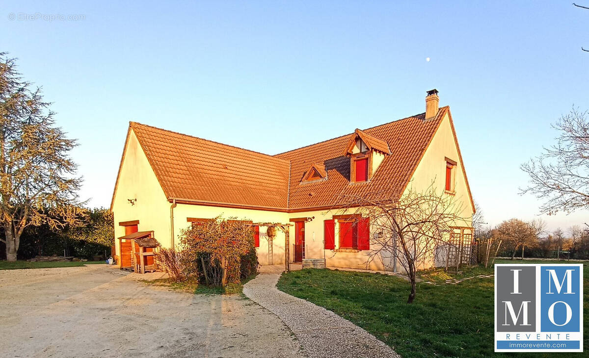 Maison à COUY