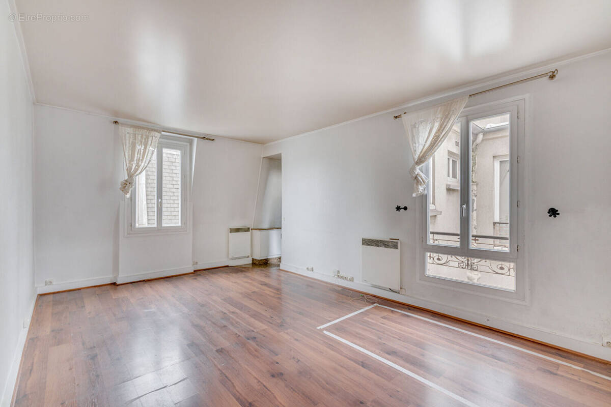 Appartement à NEUILLY-SUR-SEINE