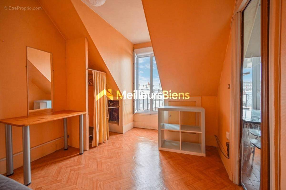 Appartement à PARIS-11E