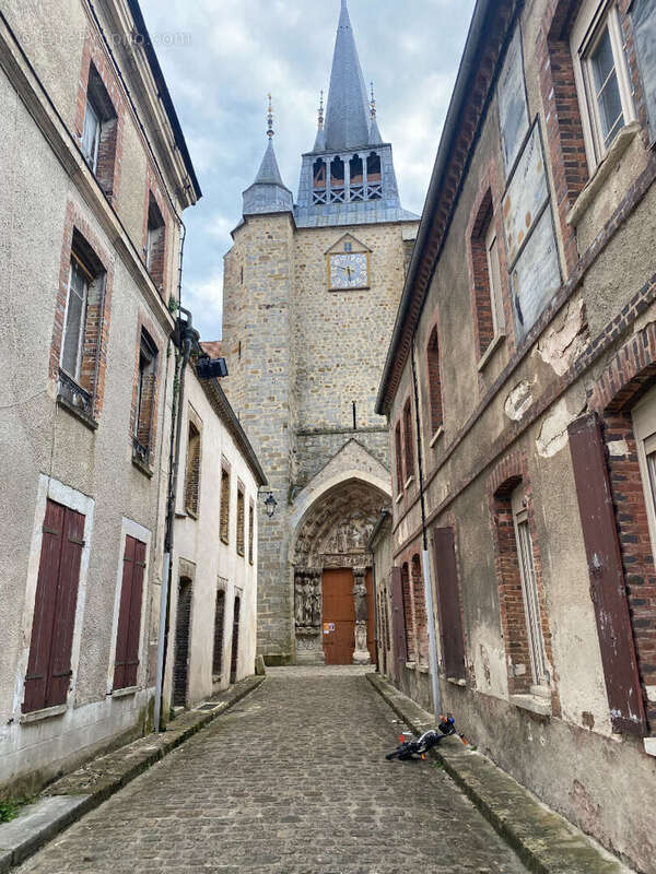 Maison à VILLENEUVE-L&#039;ARCHEVEQUE