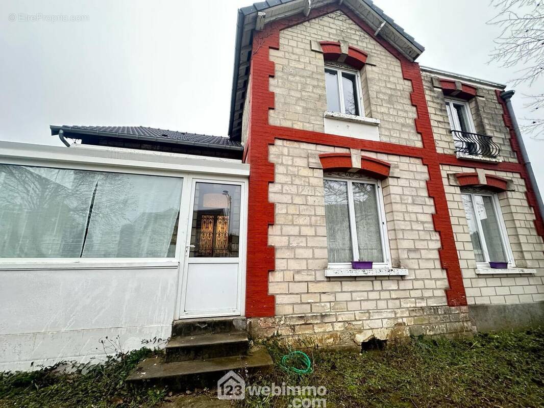 Coup de c½ur assuré pour cette maison d&#039;une surface habitable de 160 m² - Maison à LAON