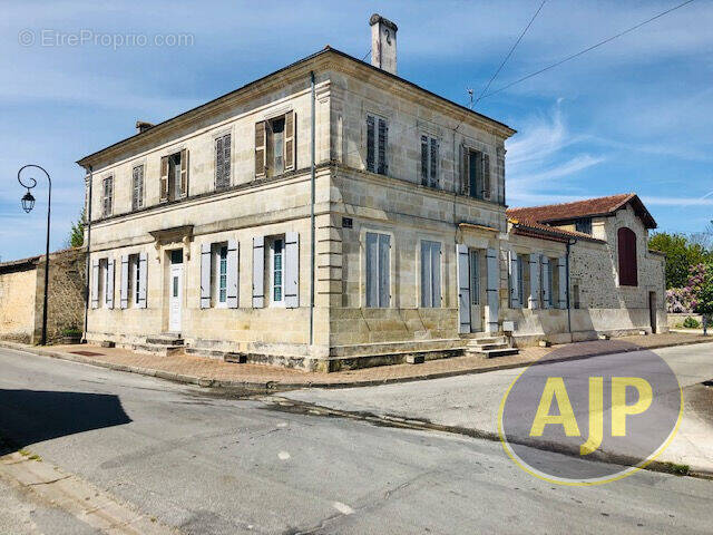 Maison à BLAIGNAN