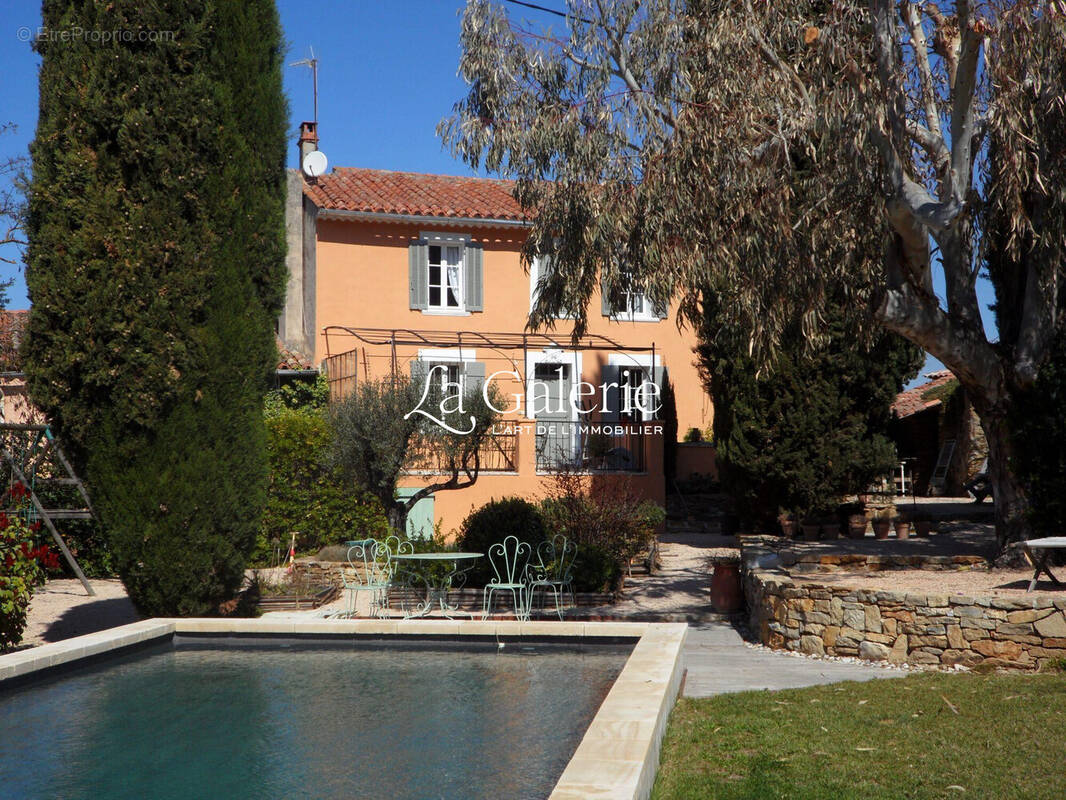 Maison à LE CASTELLET