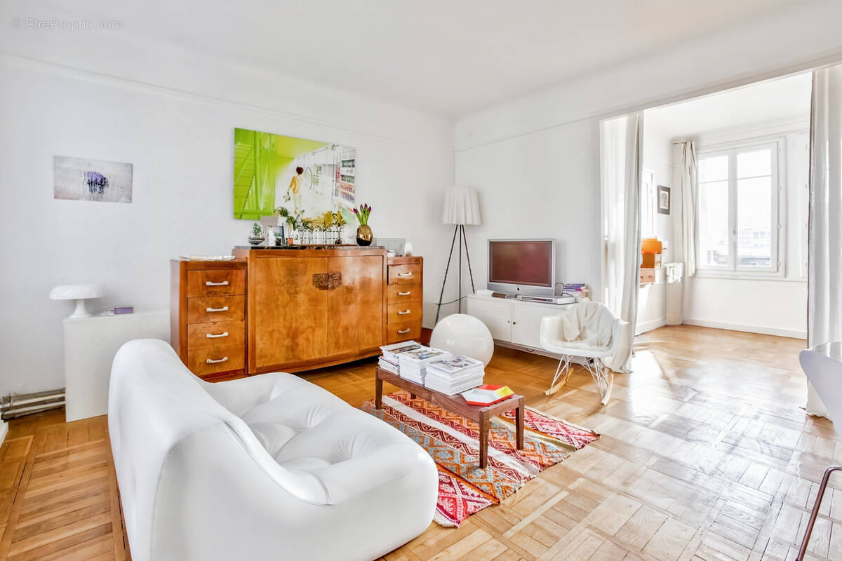 Appartement à PARIS-7E