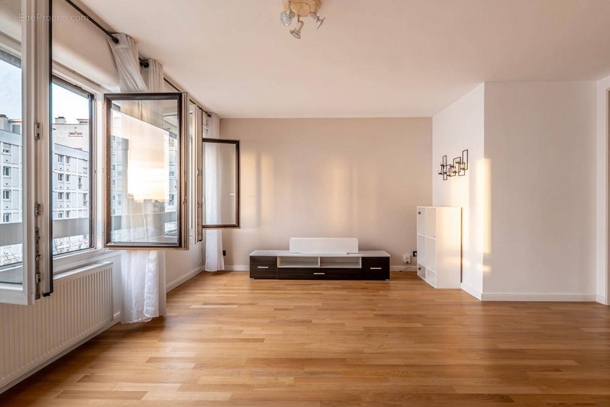 Appartement à PARIS-19E