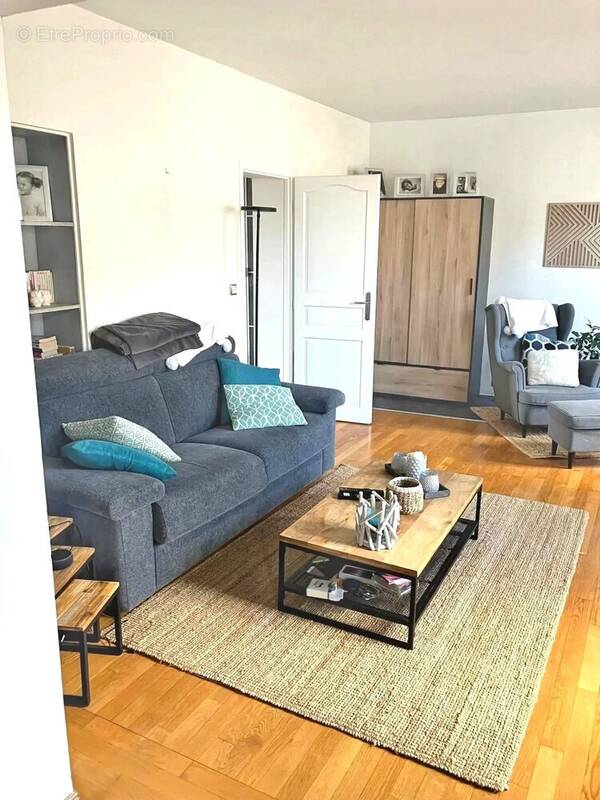 Appartement à CHENNEVIERES-SUR-MARNE