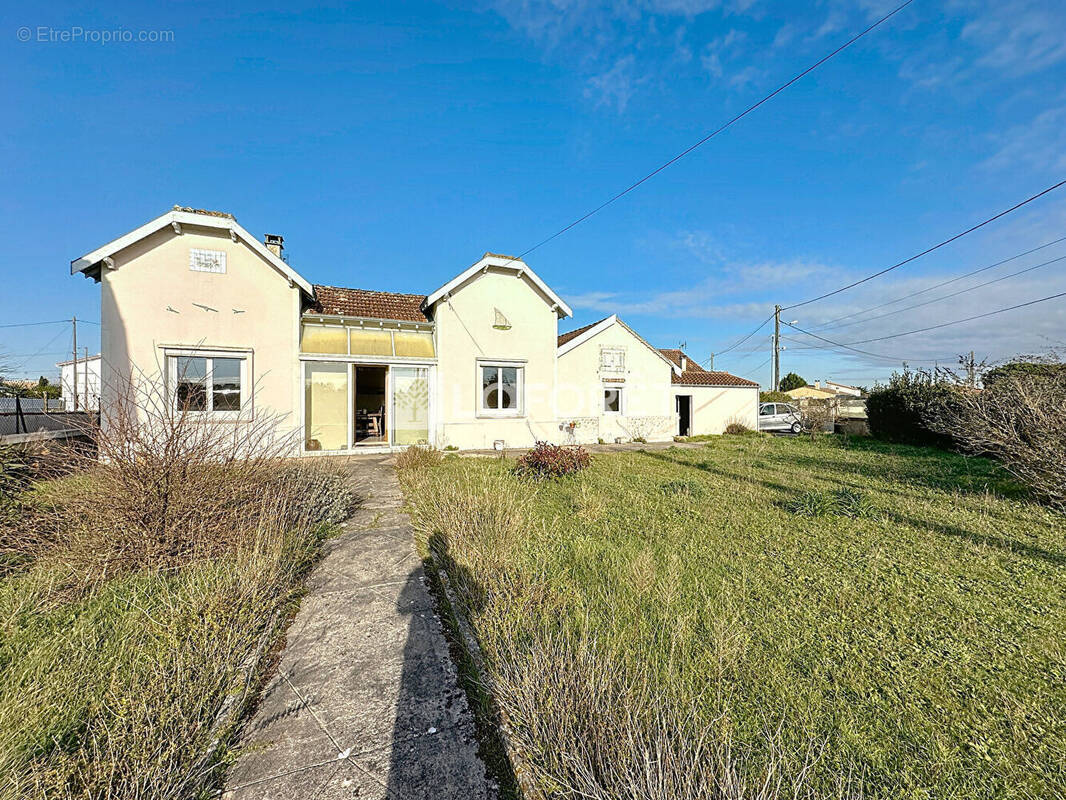 Maison à PORT-DES-BARQUES